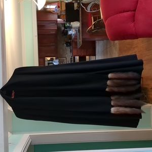 C'est Simone Black Cape